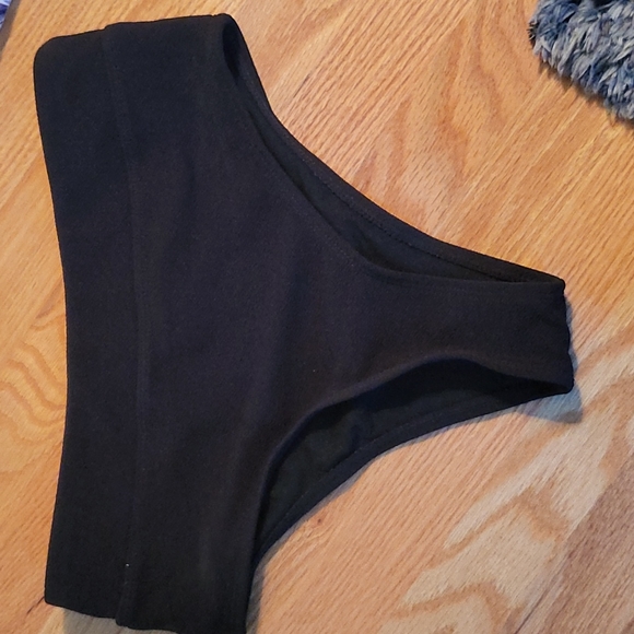 Black SheIn bikini - Picture 3 of 4